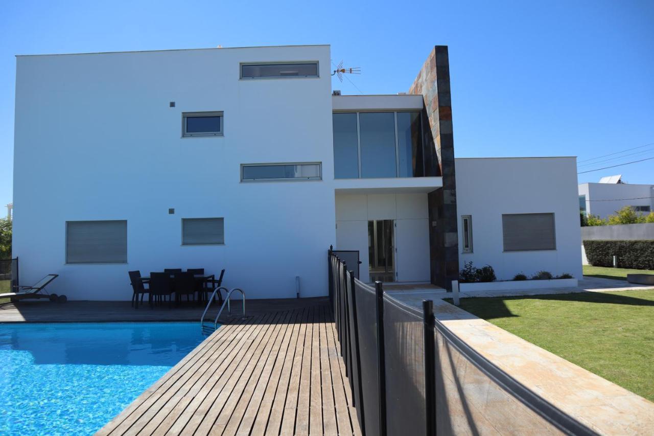 Villa Dos Salgados, 5Bdr, Beach Front, Near Salgados Golf Club Гия Экстерьер фото