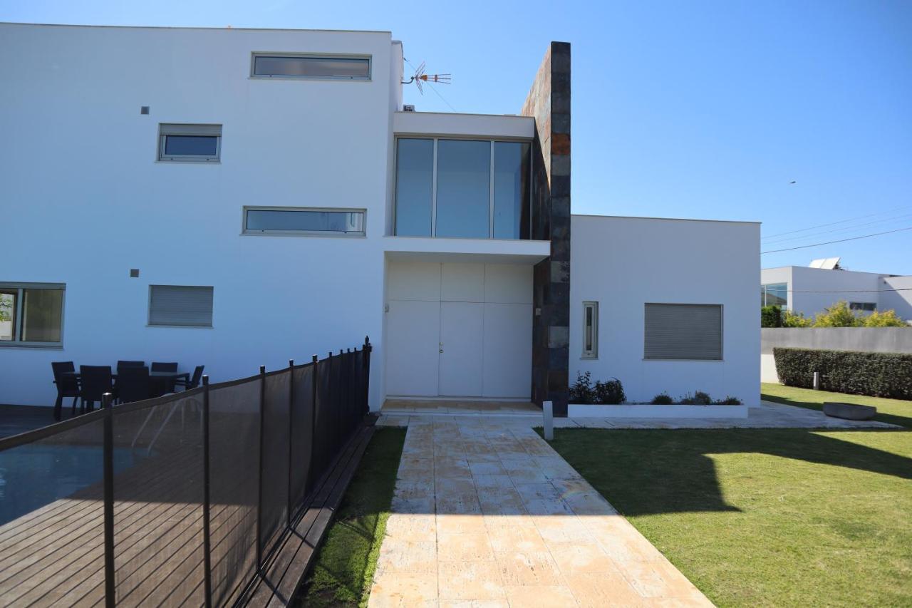 Villa Dos Salgados, 5Bdr, Beach Front, Near Salgados Golf Club Гия Экстерьер фото